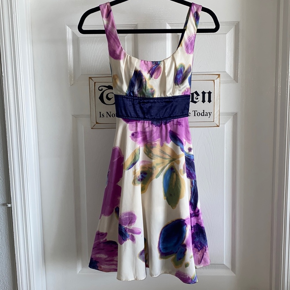 Beautiful Chiffon Lined Party Dress. Worn only once. Size 3.